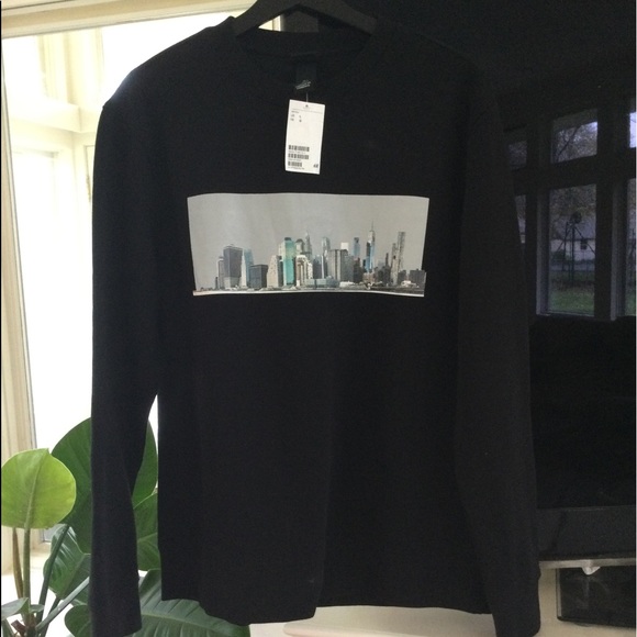 H&M Sweater - Picture 2 of 5